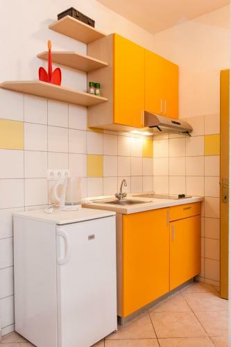 Apartments Sumpetar Beach