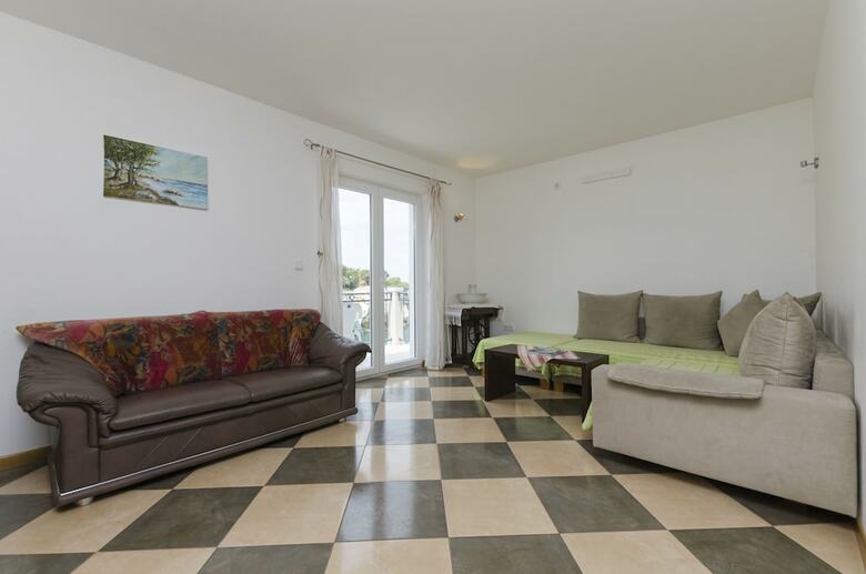 Apartments Marinko
