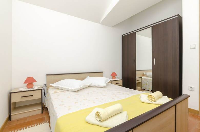 Apartments Marinko