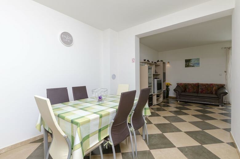 Apartments Marinko