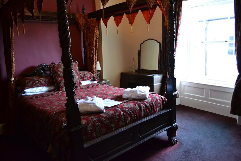 The Red Lion Hotel