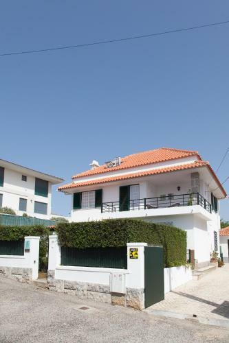 Hostal Parede Guest House