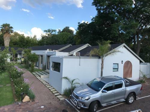 Hostal 6 On Morris Guest Lodge