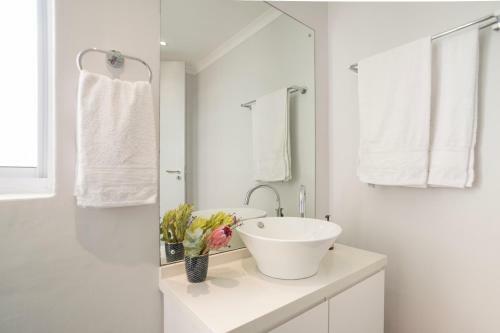 Hostal Ocean 12 Guesthouse