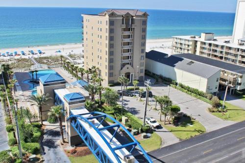 Apartamento Crystal Tower 1002