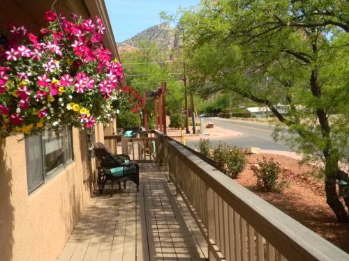 Whispering Creek Bed & Breakfast