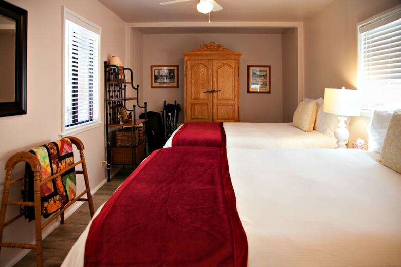 Alpenhorn Bed And Breakfast