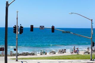 Tamarack Beach Hotel