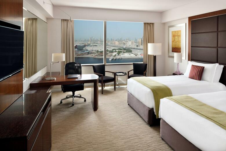 Hotel Crowne Plaza Festival City