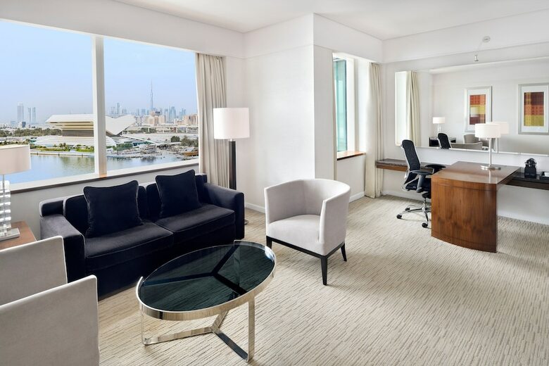 Hotel Crowne Plaza Festival City