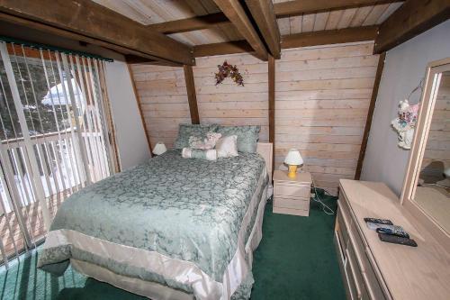 Leader On Cedar #1115