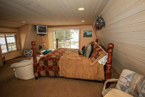 Leader On Cedar #1115