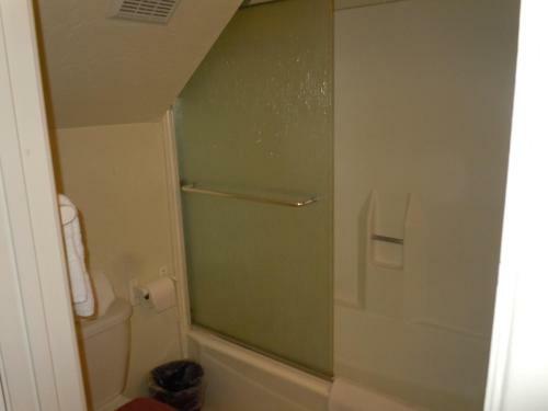 Two-bedroom Plus Den Premier Unit #13 By Escape For All Seasons