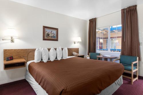 Eureka Town House Motel - Historic Old Town