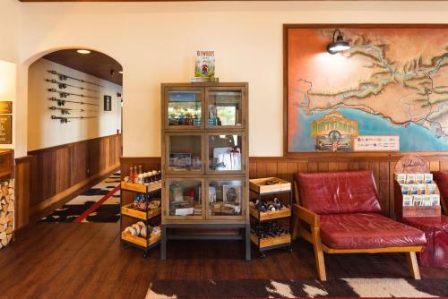 The Redwood Fortuna Riverwalk Hotel