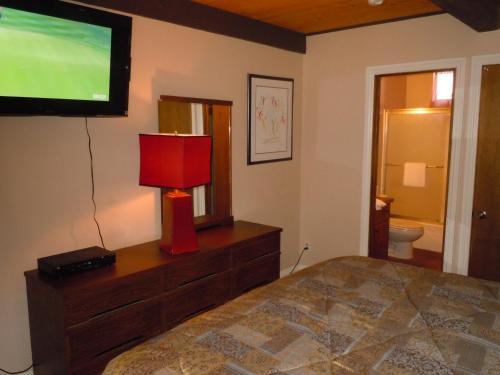 Two-bedroom Plus Den Standard Unit #108 By Escape For All Seasons