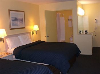Motel Pacific View Inn & Suites