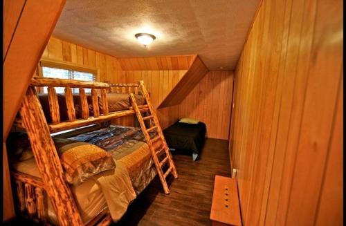 Honey Bear Lodge