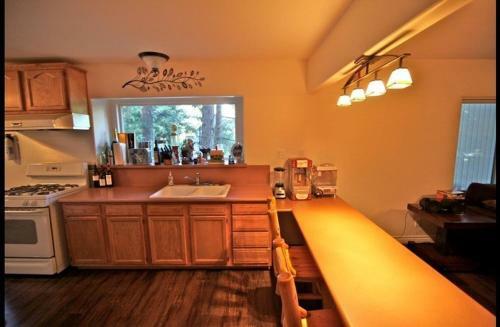 Honey Bear Lodge