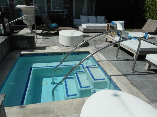 Apartamentos Luxury 2-bedroom, 2-bathroom W Pool