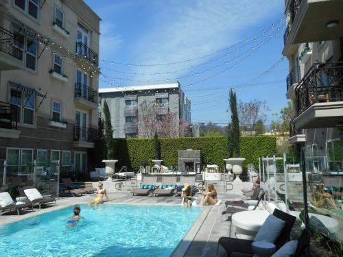 Apartamentos Luxury 2-bedroom, 2-bathroom W Pool