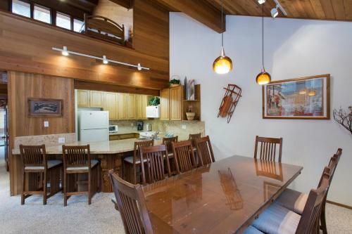 Lodge Mammoth Golf Properties By 101 Great Escapes