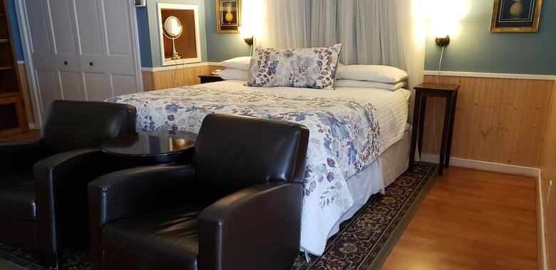 Bed & Breakfast Cabernet House, An Old World Inn