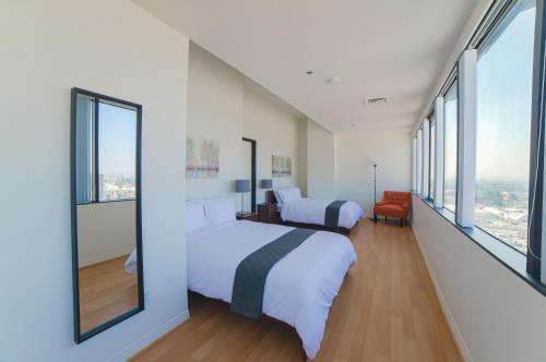 Hollywood Douglas Apartment