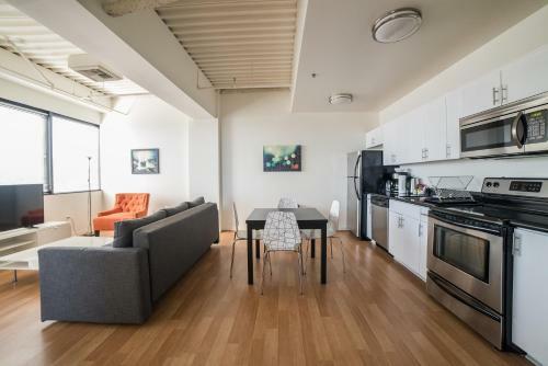 California Jewel Apartment