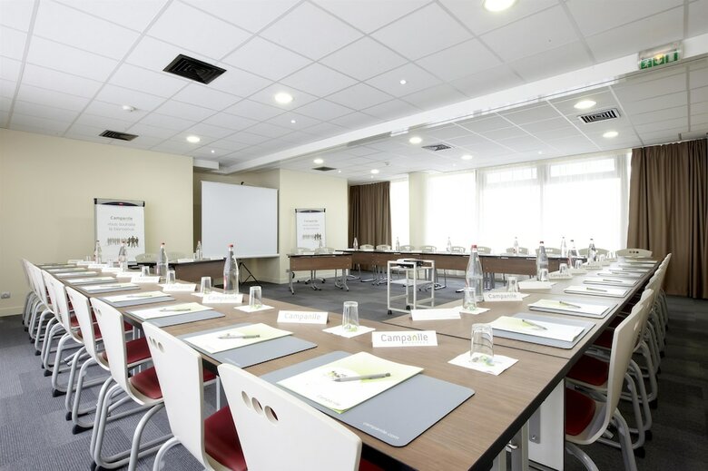 Hotel Campanile La Villette