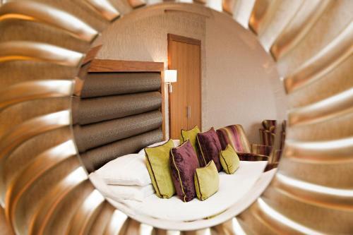 Hotel Lodore Falls