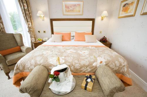 Hotel Lodore Falls