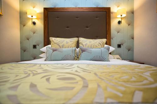 Hotel Lodore Falls