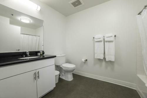 Hollywood Arch Apartment