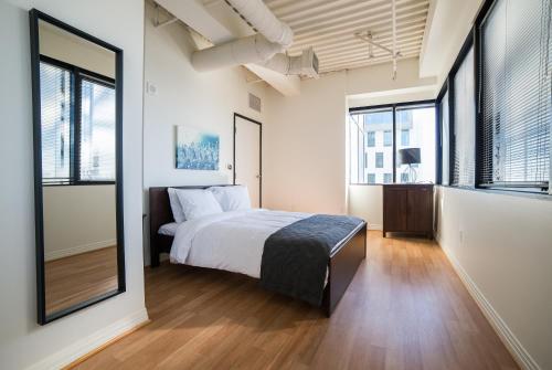 Hollywood Dicaprio Apartment