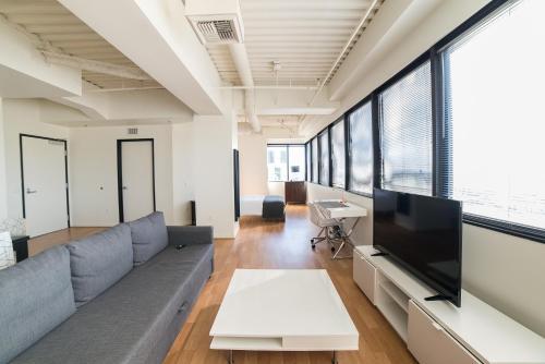 California Silver Apartment