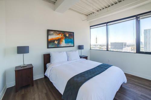 California Silver Apartment