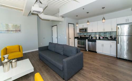 California Silver Apartment