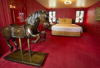 Hotel Madonna Inn
