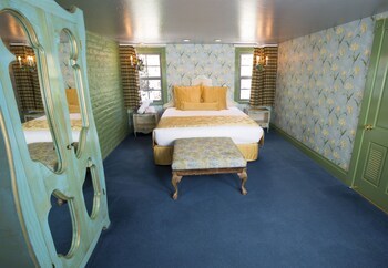 Hotel Madonna Inn