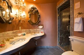 Hotel Madonna Inn