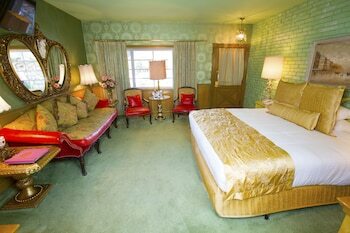 Hotel Madonna Inn