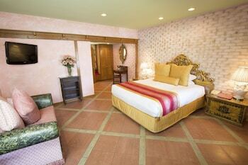 Hotel Madonna Inn