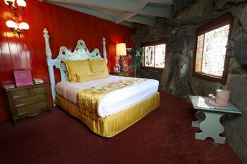 Hotel Madonna Inn