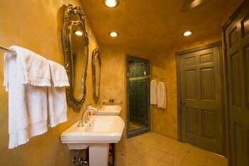 Hotel Madonna Inn