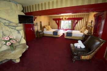 Hotel Madonna Inn