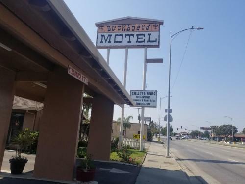 Buckboard Motel