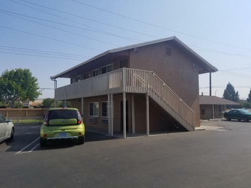 Buckboard Motel
