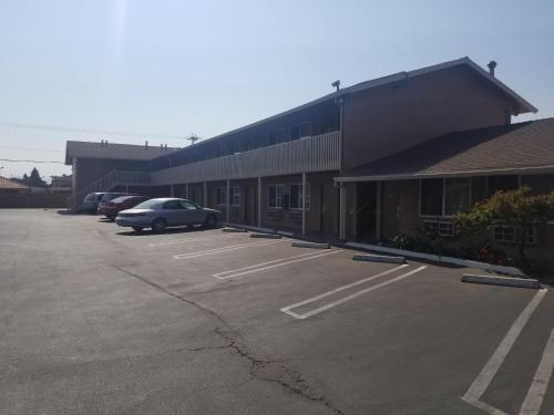 Buckboard Motel