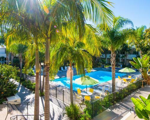 Hotel Lemon Tree Inn